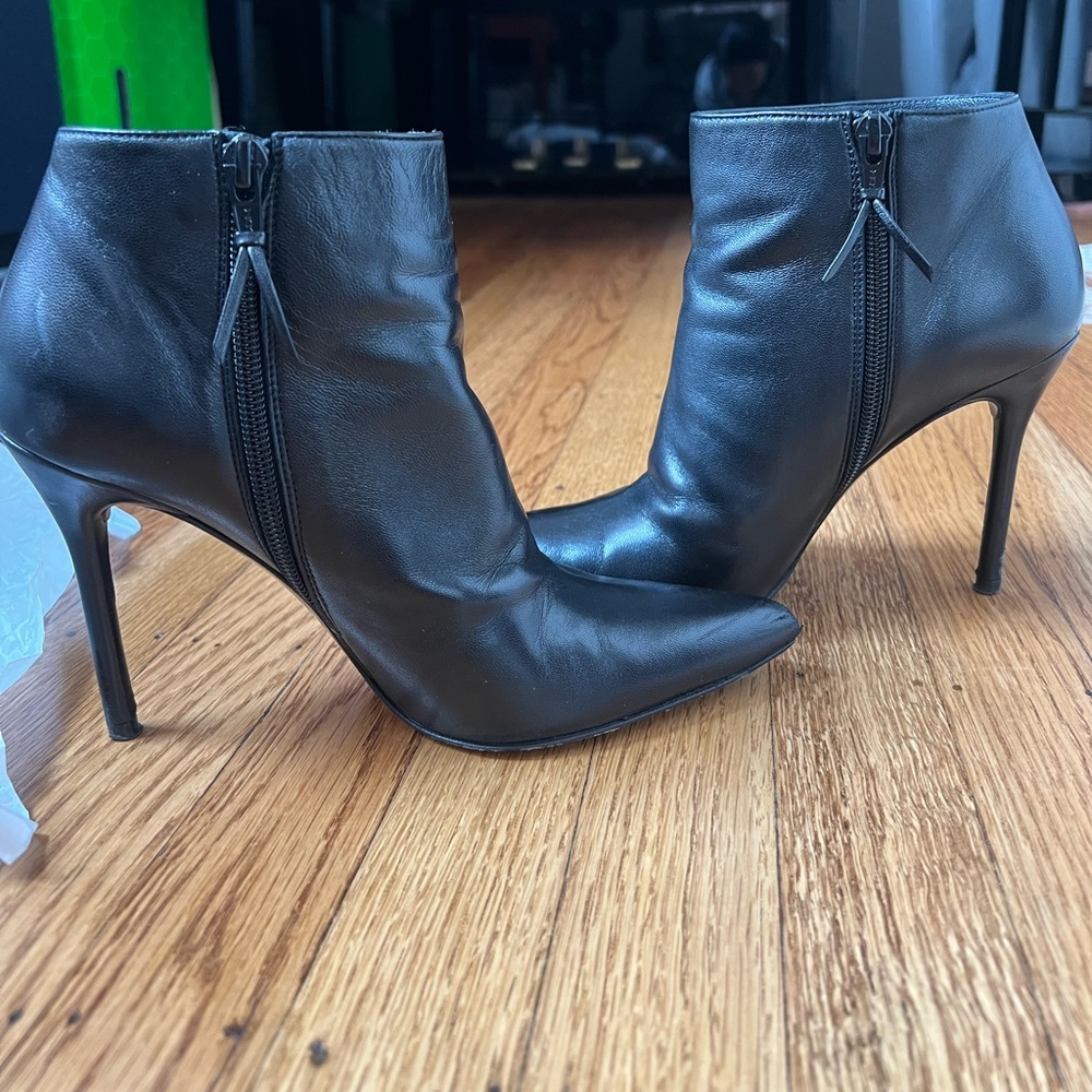 SEXY STUART WEITZMAN Hi Times Leather Ankle Boots Black 6.5M